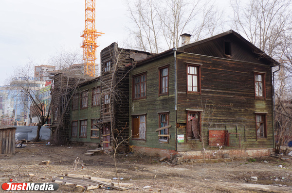 МЧС: «Екатеринбургу необходимо избавляться от деревянных бараков» - Фото 1