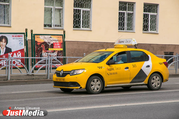 Свердловский минтранс и таксисты договорились о шагах по оборудованию салонов легковых такси защитными экранами - Фото 1