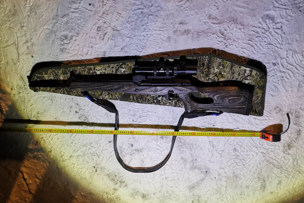 В Алапаевске охотник случайно застрелил из карабина своего товарища - Фото 1