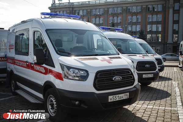 Правительство РФ обновит автопарк скорых в Свердловской области - Фото 1