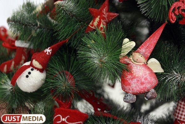 Александр Высокинский призвал горожан отметить Новый год и Рождество в кругу семьи - Фото 1