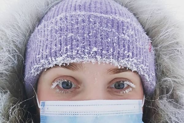 Екатеринбуржцы делятся в соцсетях фотографиями замерзших лиц - Фото 1