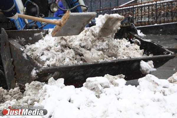 Улицы Екатеринбурга чистят круглосуточно - Фото 1