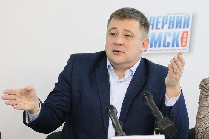 Свердловский депутат оказался в центре коррупционного скандала в Омске - Фото 1