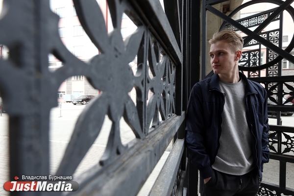 Актер Илья Пелевин: «Жалко, что погода может на нас повлиять, а мы на нее нет». В Екатеринбурге +13 градусов - Фото 1