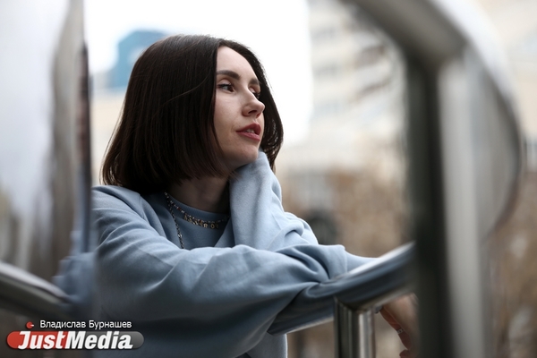 Стилист Алена Реш: «Уже в апреле я хожу с голыми ногами и без верхней одежды». В Екатеринбурге +12 градусов