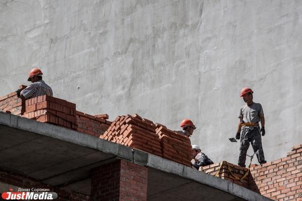 Трудовые мигранты из Таджикистана возвращаются работать на Урал - Фото 1