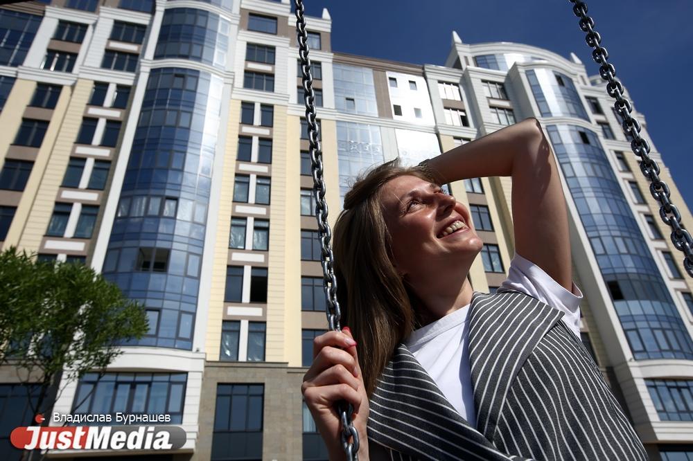 Сотрудник банка Марина Епифанова: «Желаю теплых и солнечных выходных для офисных сотрудников». В Екатеринбурге +25 градусов - Фото 1