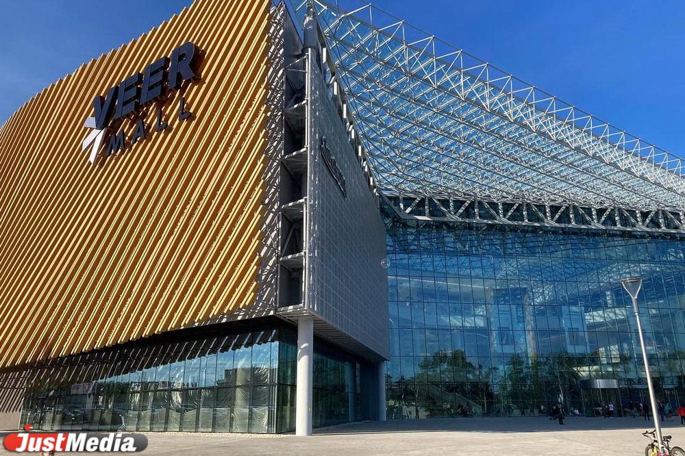 На Уралмаше начал открываться второй по величине торговый центр Екатеринбурга VEER MALL - Фото 1