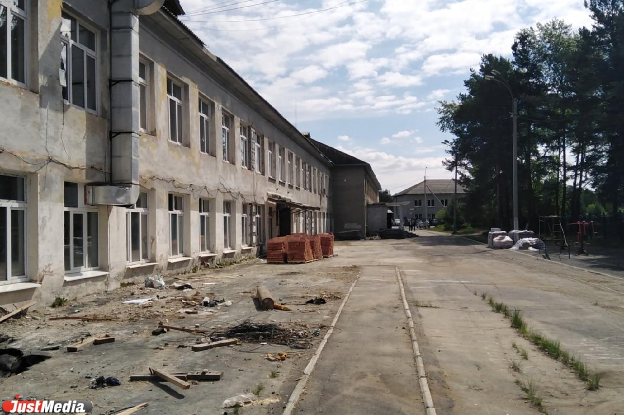 В поселке Северка отремонтируют «знаменитую» школу к 1 октября - Фото 1
