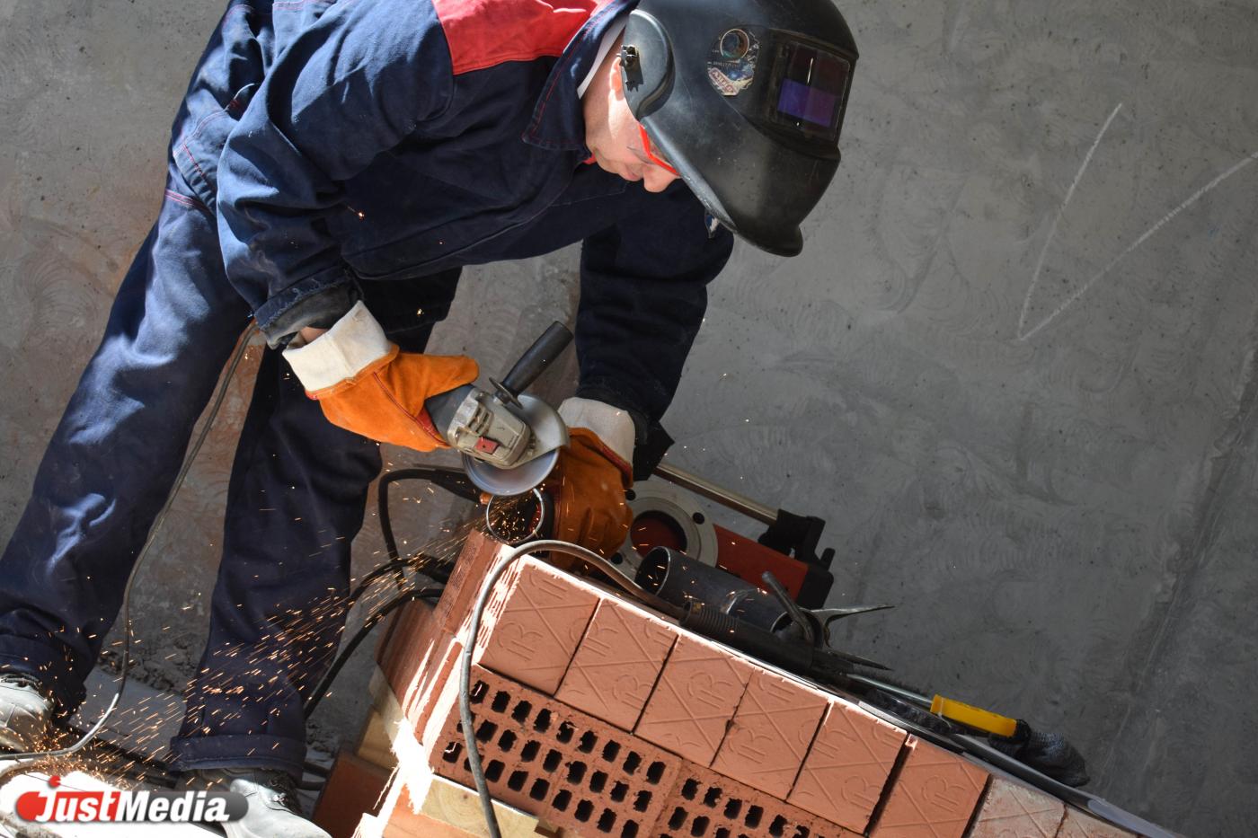 В Екатеринбурге лучшие строители Урала устроили шоу - Фото 1