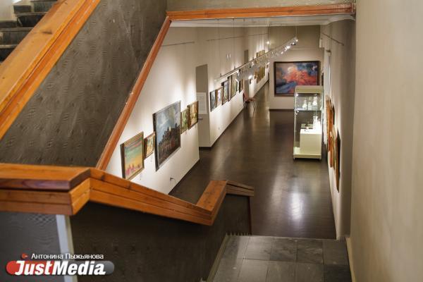 В центр «Эрмитаж-Урал» привезли экспонаты для первой выставки  - Фото 1