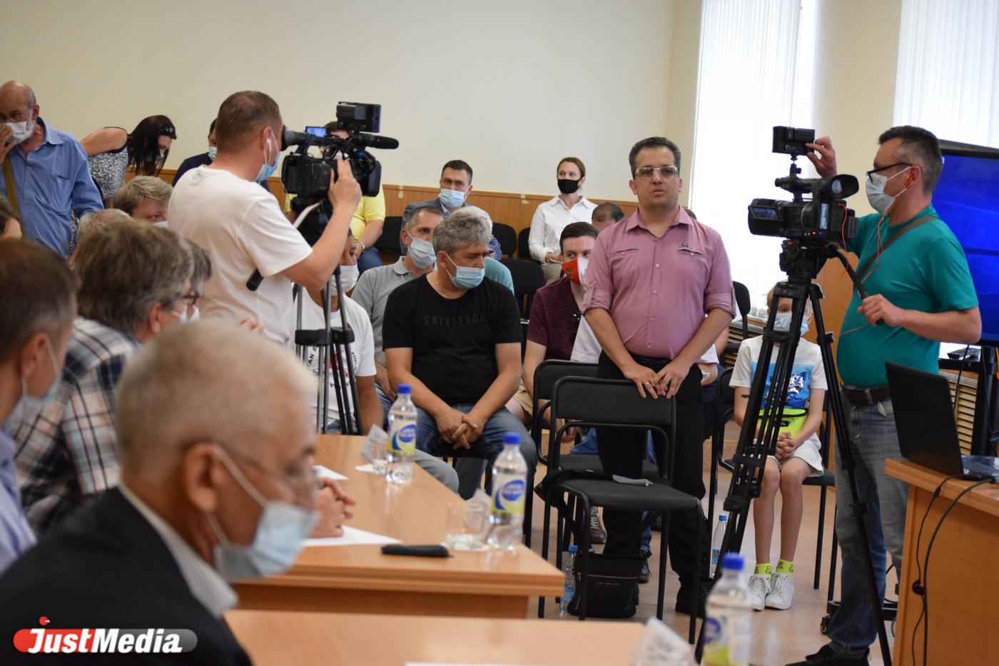 «Финансирование «Уральского трубника» будет доведено до объема 2018 года. Но при условии, если ресурсы поступят в полном объеме». Министр спорта Леонид Рапопорт встретился с болельщиками в Первоуральске - Фото 1