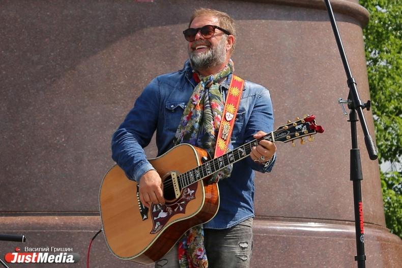 Слезы, радость, мурашки! В Екатеринбурге прошел концерт Бориса Гребенщикова - Фото 1