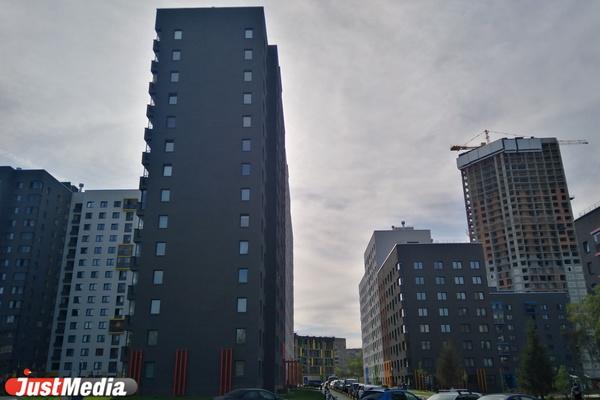 За неделю в Екатеринбурге два ребенка выпали из окна - Фото 1