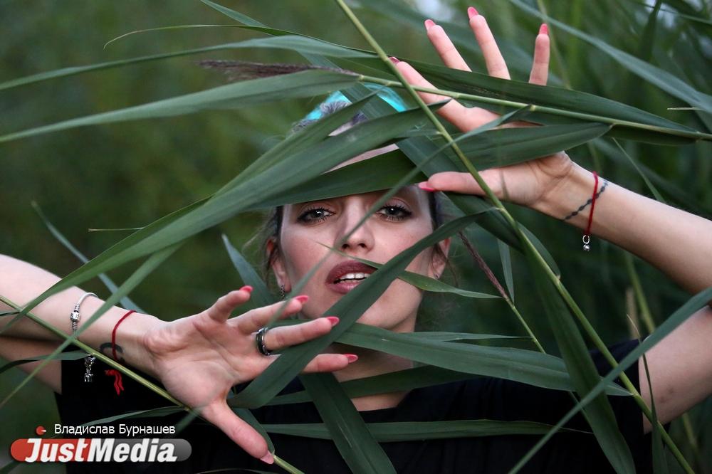 Дарья Реферт, стилист: «Съемки здесь одно удовольствие. Какие закаты… И чайки!». В Екатеринбурге +22 градуса - Фото 1