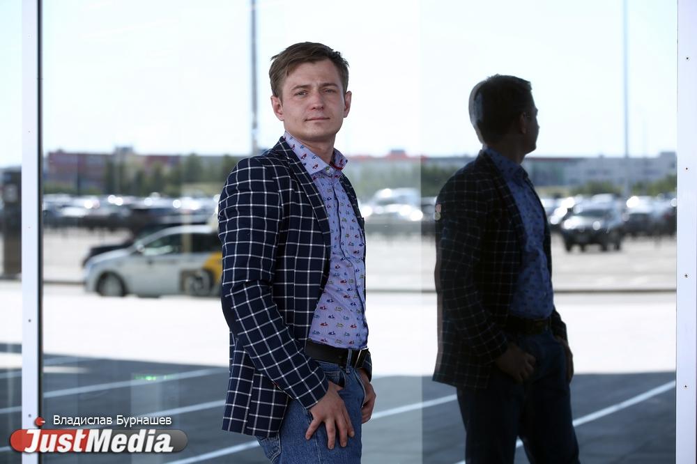 Никита Кузнецов, представитель сервиса по премиальным перевозкам: «Надо успевать пока лето собираться большой компанией, заказывать машину, и всем ехать за город». В Екатеринбурге +27 градусов - Фото 1