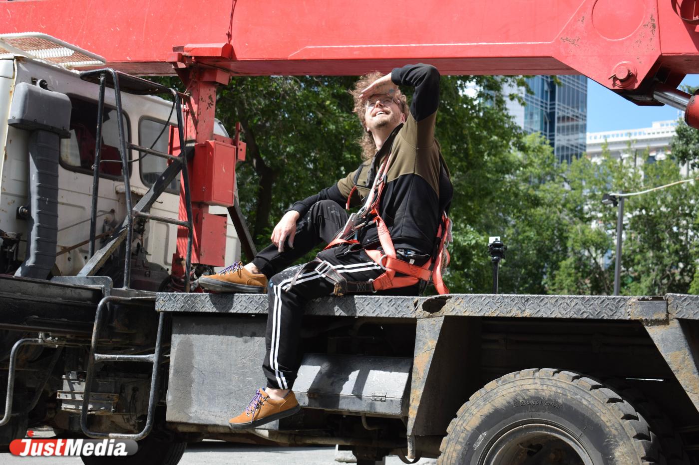 Танели Стенберг, художник: «Сейчас – отличная погода. Ночью становится немного прохладнее, и можно спокойно спать». В Екатеринбурге +24 градуса - Фото 1