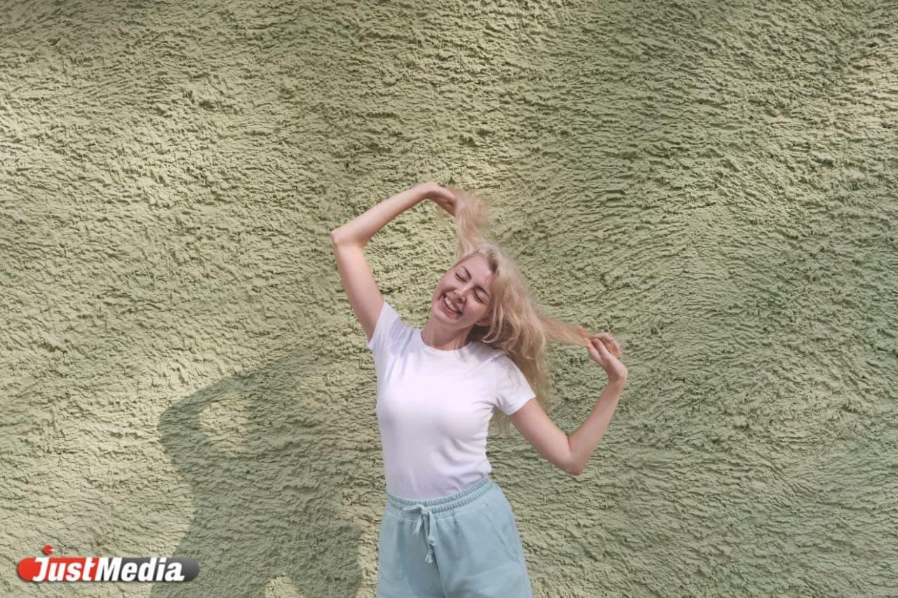 Ксения Кулькова, журналист: «Вчера многие из нас приняли освежающий душ под проливным дождем». В Екатеринбурге +26 градусов - Фото 1