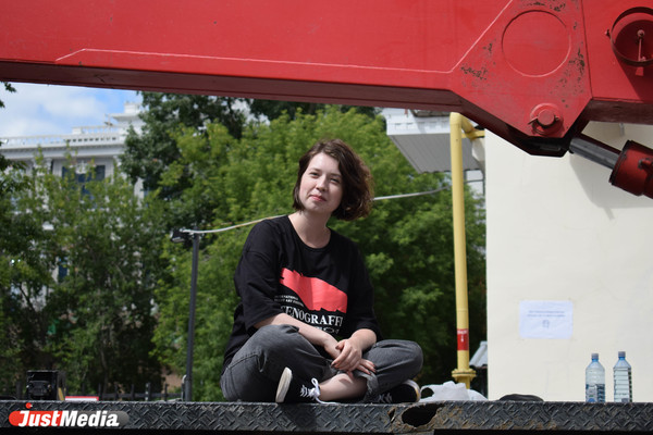 Виктория Тронина, волонтер: «Сегодня очень ветрено». В Екатеринбурге +27 градусов