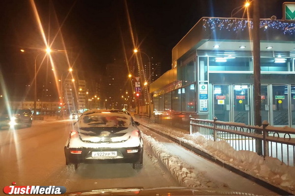 Орлов пожаловался на высокий износ снегоуборочной техники в Екатеринбурге - Фото 1