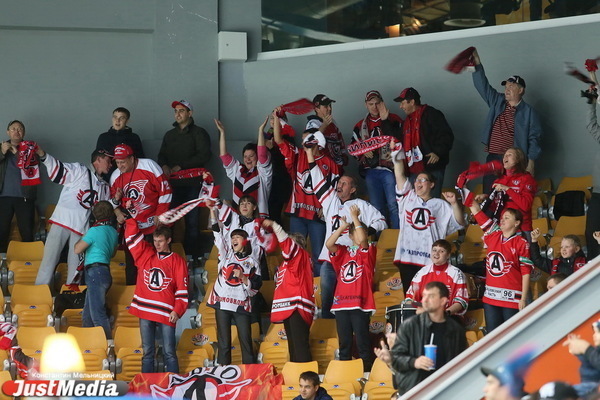 В Свердловской области с февраля на трибуны закрытых спортивных комплексов пустят 50% зрителей - Фото 1