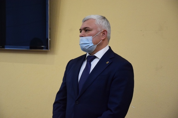 Свердловский избирком официально отдал мандат депутата Заксо Виталию Крупину - Фото 1