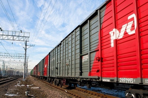Сотый вагон «грузовыми шаттлами» отправлен на Свердловской магистрали - Фото 1