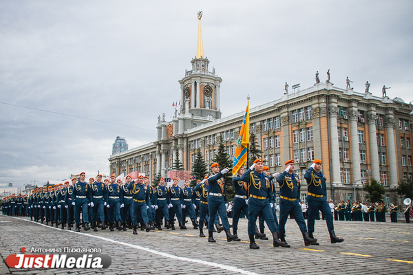 Репетиции парада Победы в Екатеринбурге начнутся с 6 апреля - Фото 1