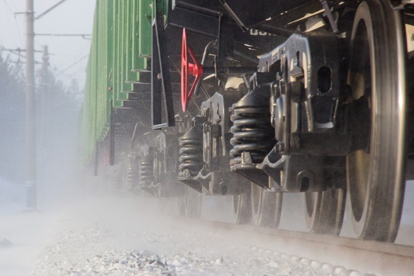 Свердловская магистраль повысила участковую скорость движения грузовых поездов на 1,2% с начала года - Фото 1