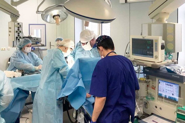 Игорь Алтушкин закупил для детского онкоцентра новое медоборудование, которое позволит сократить очереди на операции - Фото 1