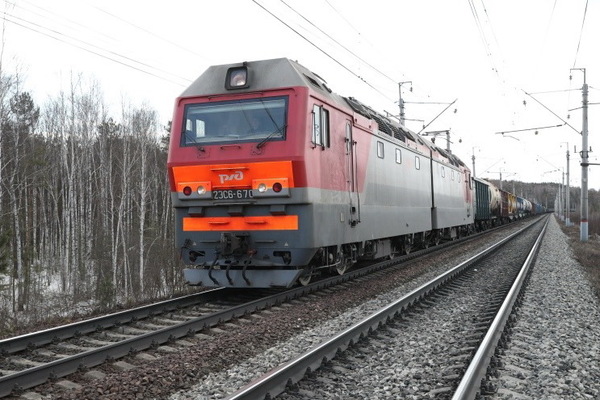 Погрузка на Свердловской железной дороге в марте выросла на 2,8% - Фото 1