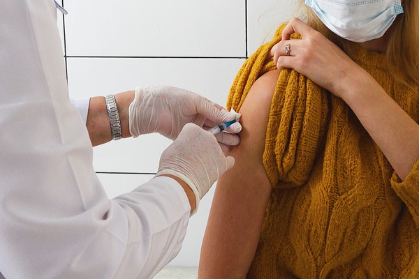 Пункты вакцинации от COVID-19 откроются в «Дирижабле» и «МЕГЕ» - Фото 1