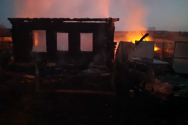 Прокуратура сообщила о пяти погибших в пожаре в селе Бызово - Фото 1