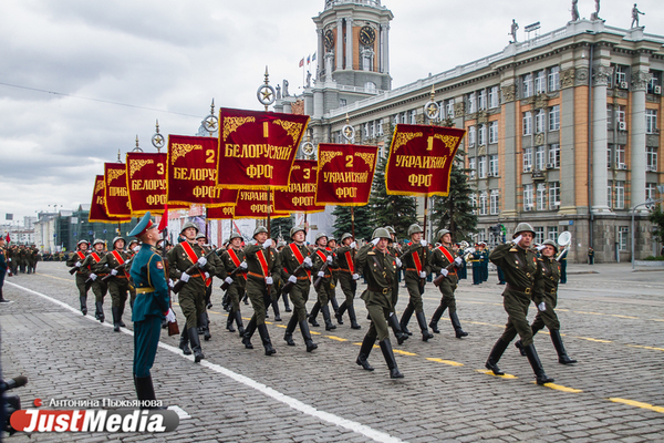 В екатеринбургском параде Победы будут участвовать всадники в форме времен Великой Отечественной войны - Фото 1