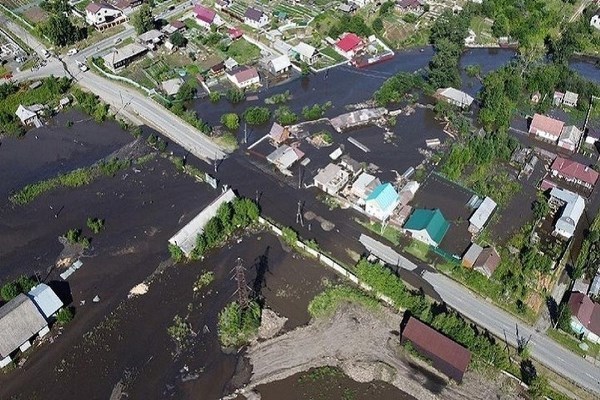 В Верхней Салде после наводнения землю покрыл мазут - Фото 1