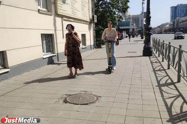 Представители кикшеринга в Екатеринбурге застряли без денег и выделенных полос - Фото 1