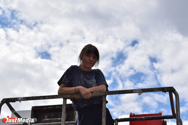 Анетта Лукьянова, художница: «Мы думали, что на Урале будет очень тепло». В Екатеринбурге +19 градусов - Фото 1