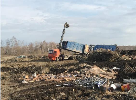 В Екатеринбурге у кольцевой автодороги появилась нелегальная свалка отходов - Фото 1
