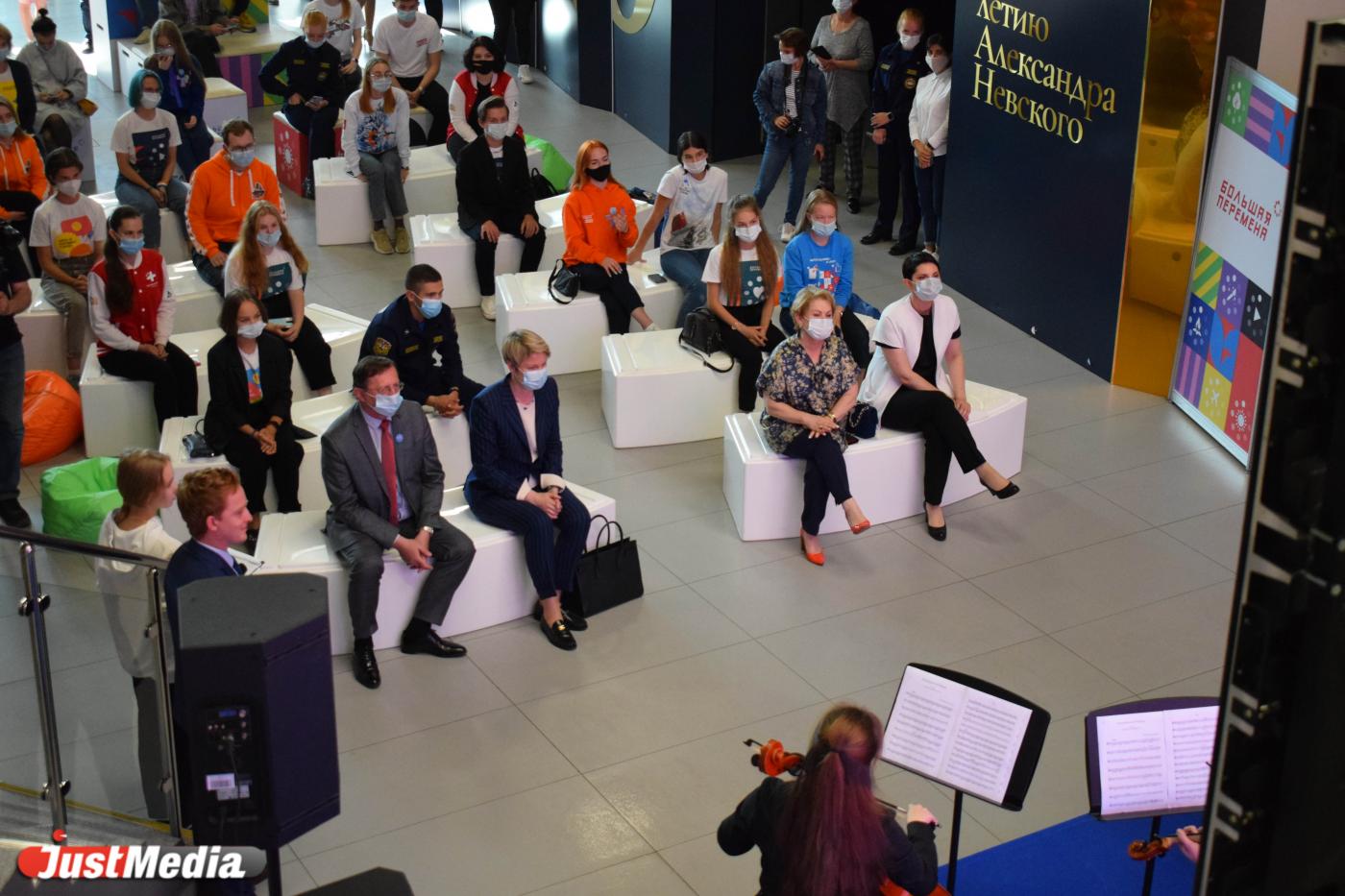 Советник Путина встретилась с уральскими школьниками, учащихся по системам «Сириуса» - Фото 1