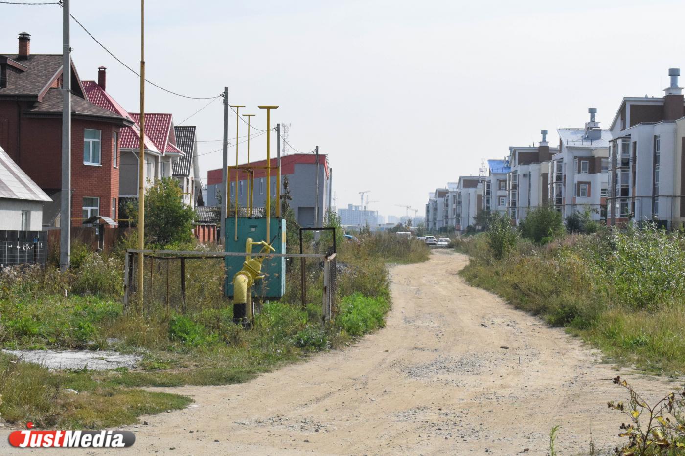 В Мичуринском стало больше света, но остальных проблем не убавилось - Фото 1