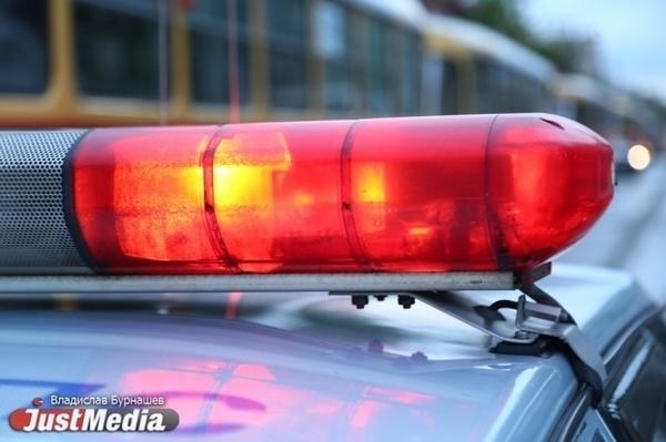 В Екатеринбурге 4 сентября бойцы ОМОН провели рейд в Цыганский поселок - Фото 1