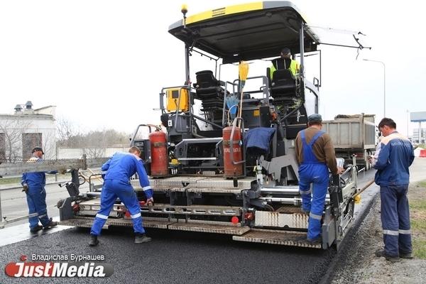 Макаровский мост в Екатеринбурге в октябре будут перекрывать 5 раз - Фото 1