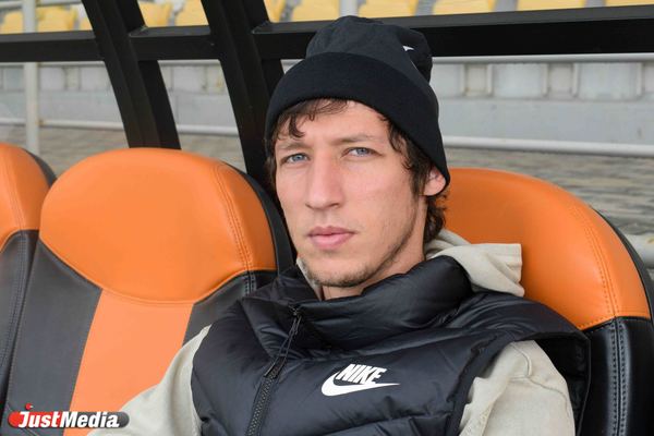  Рамазан Гаджимурадов, ФК «Урал»: «Одевайтесь теплее - это только начало. Будет еще холоднее». В Екатеринбурге +8 градусов