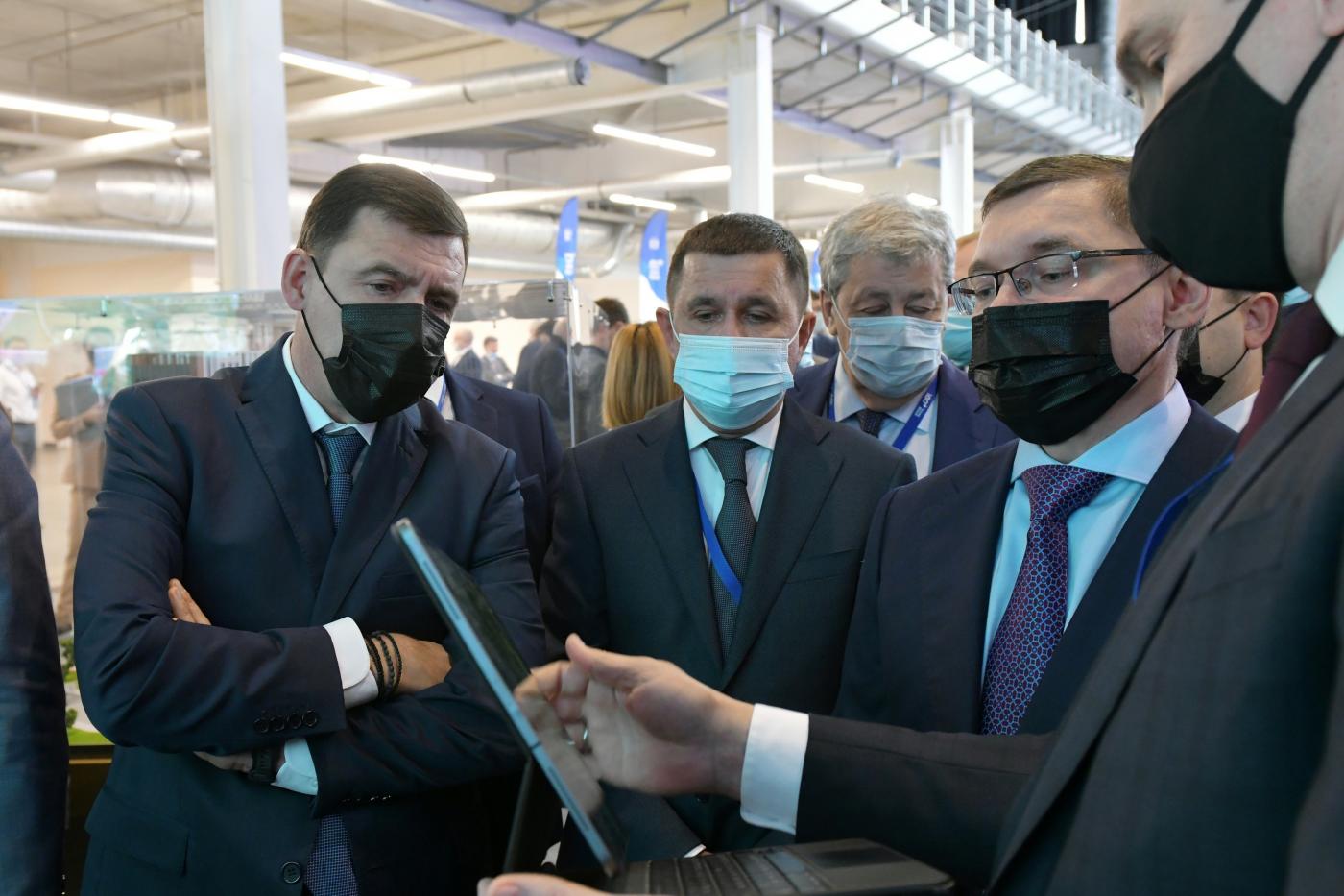 Куйвашеву и Якушеву показали макеты будущих кварталов Академического и Новокольцовского - Фото 1