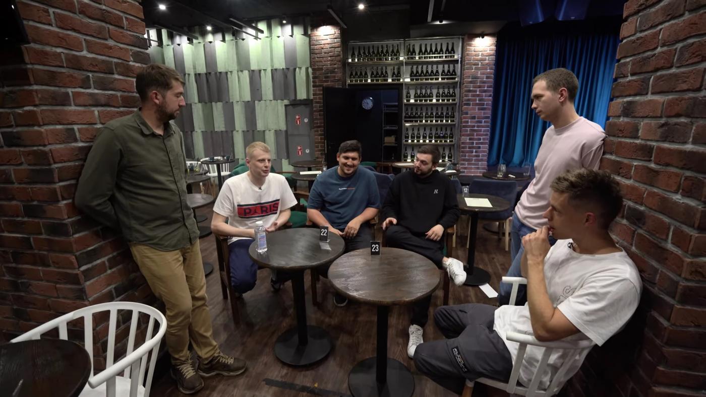 «Мы вообще ничего не знали, и он просто поставил перед фактом». Юрий Дудь взял интервью у Славы Комиссаренко в Екатеринбурге - Фото 1