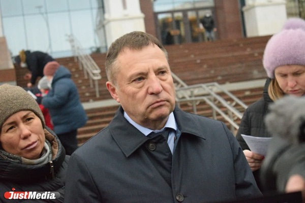 Выдавать QR-коды по наличию антител и разрешить в России Pfizer. Какие предложения свердловские депутаты направят с законопроектом о QR-кодах