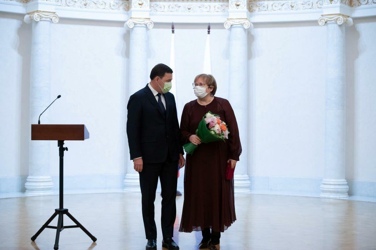 Глава Роспотребнадзора, министр здравоохранения и омбудсмен получили госнаграды из рук Евгения Куйвашева - Фото 1