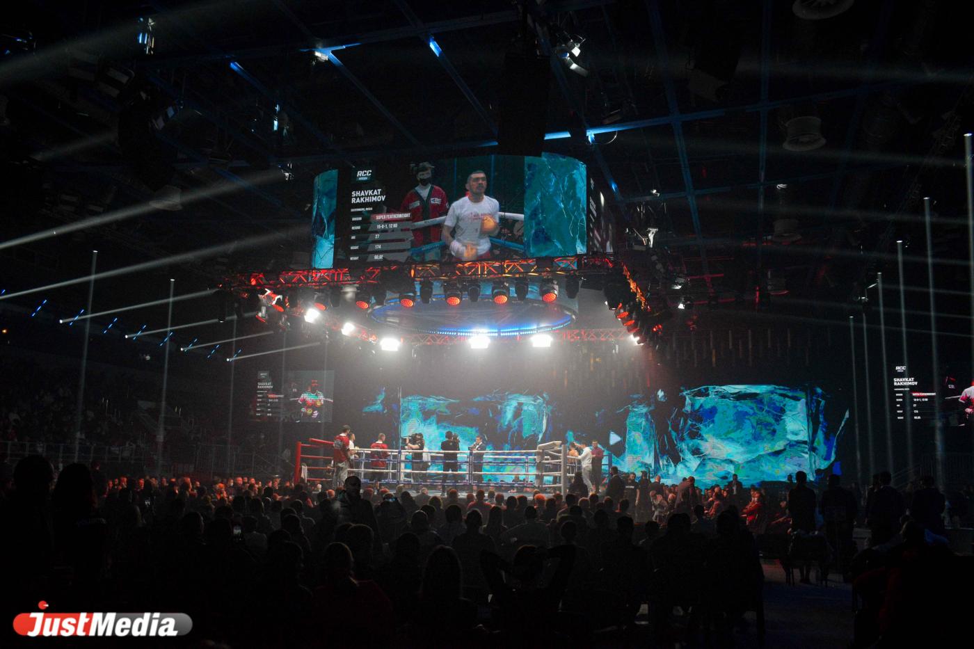 Сражались до двух часов ночи. В Екатеринбурге состоялся большой боксерский вечер - Фото 1