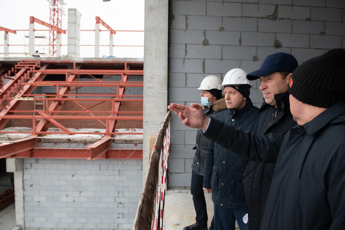 Евгений Куйвашев проверил стройку объектов Универсиады в Академическом  - Фото 1